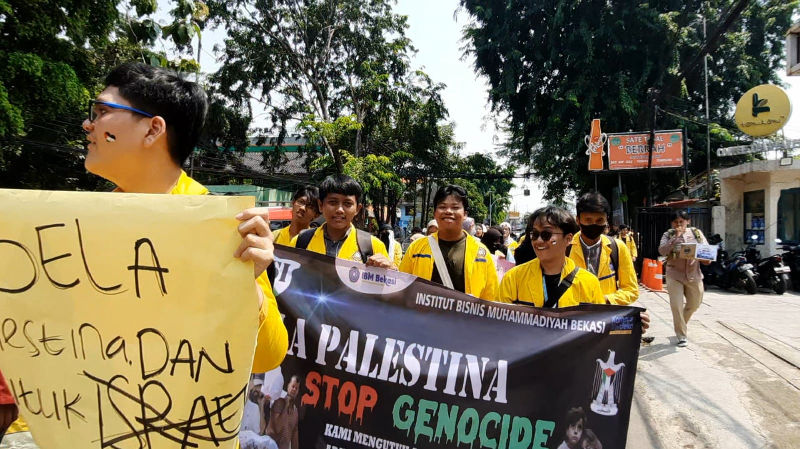 Mahasiswa IBM Bekasi mengadakan Aksi Bela Palestina